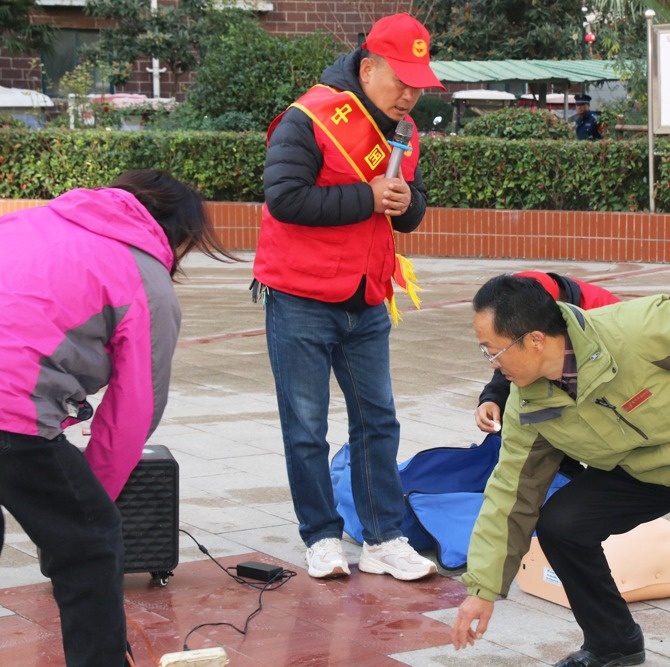 为群众幸福加码丨“邻里集市”志愿服务活动在胜利路小区圆满举行(图19) 为群众幸福加码丨“邻里集市”志愿服务活动在胜利路小区圆满举行(图19)